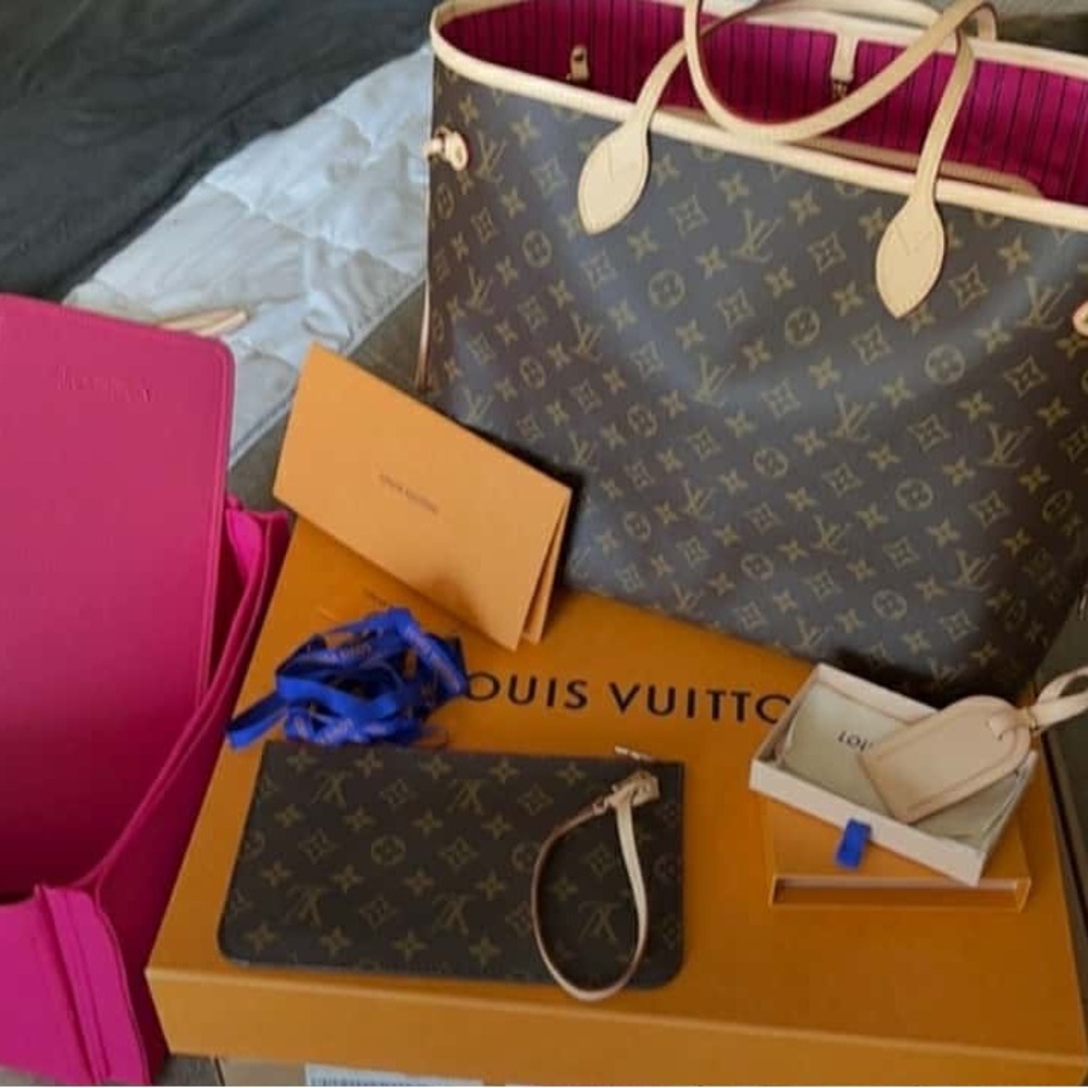 Louis Vuitton Neverfull bundle